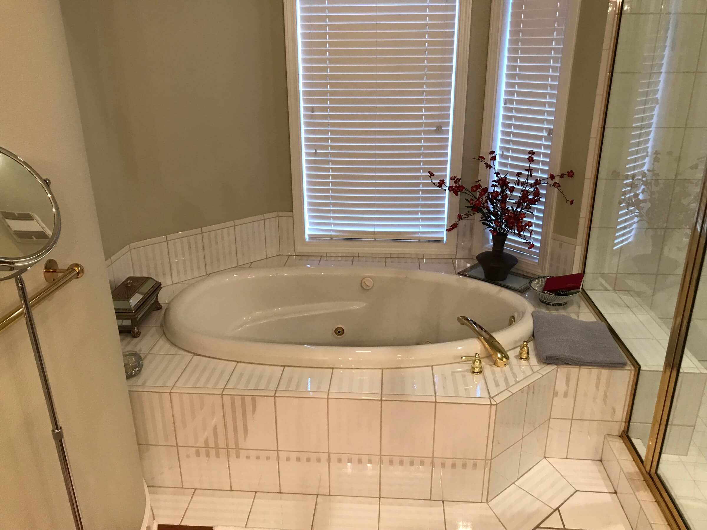 Bathroom before remodel